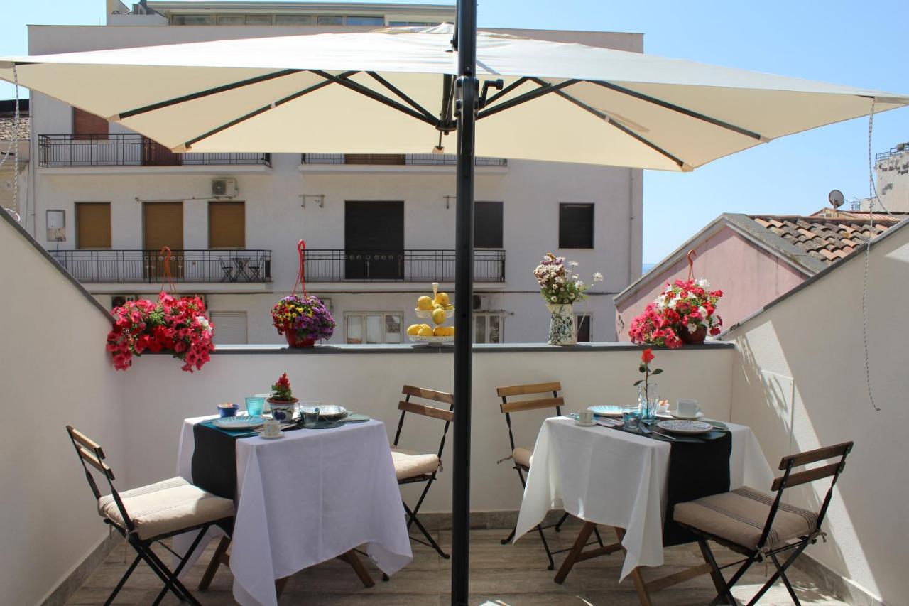 Invito Al Viaggio Bed & Breakfast Giardini Naxos Luaran gambar