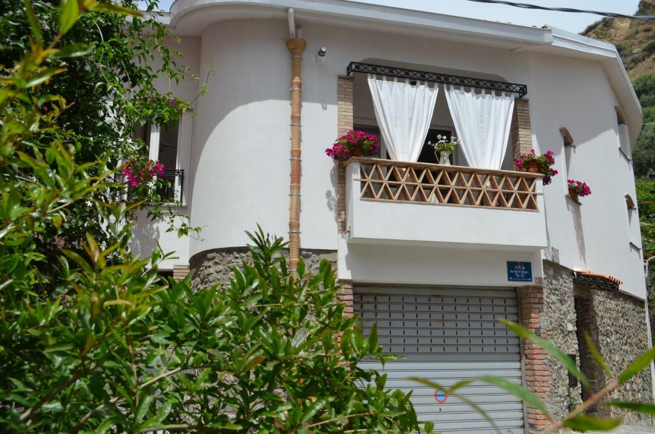 Invito Al Viaggio Bed & Breakfast Giardini Naxos Luaran gambar
